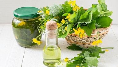 Celandine főzet a körömgomba kezelésére
